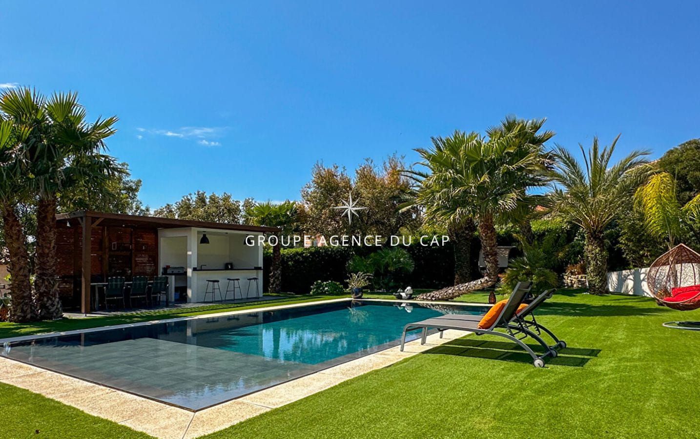 VILLA 185M² AVEC VUE MER PISCINE ET GARAGE, A SAINT AYGULF Image 2