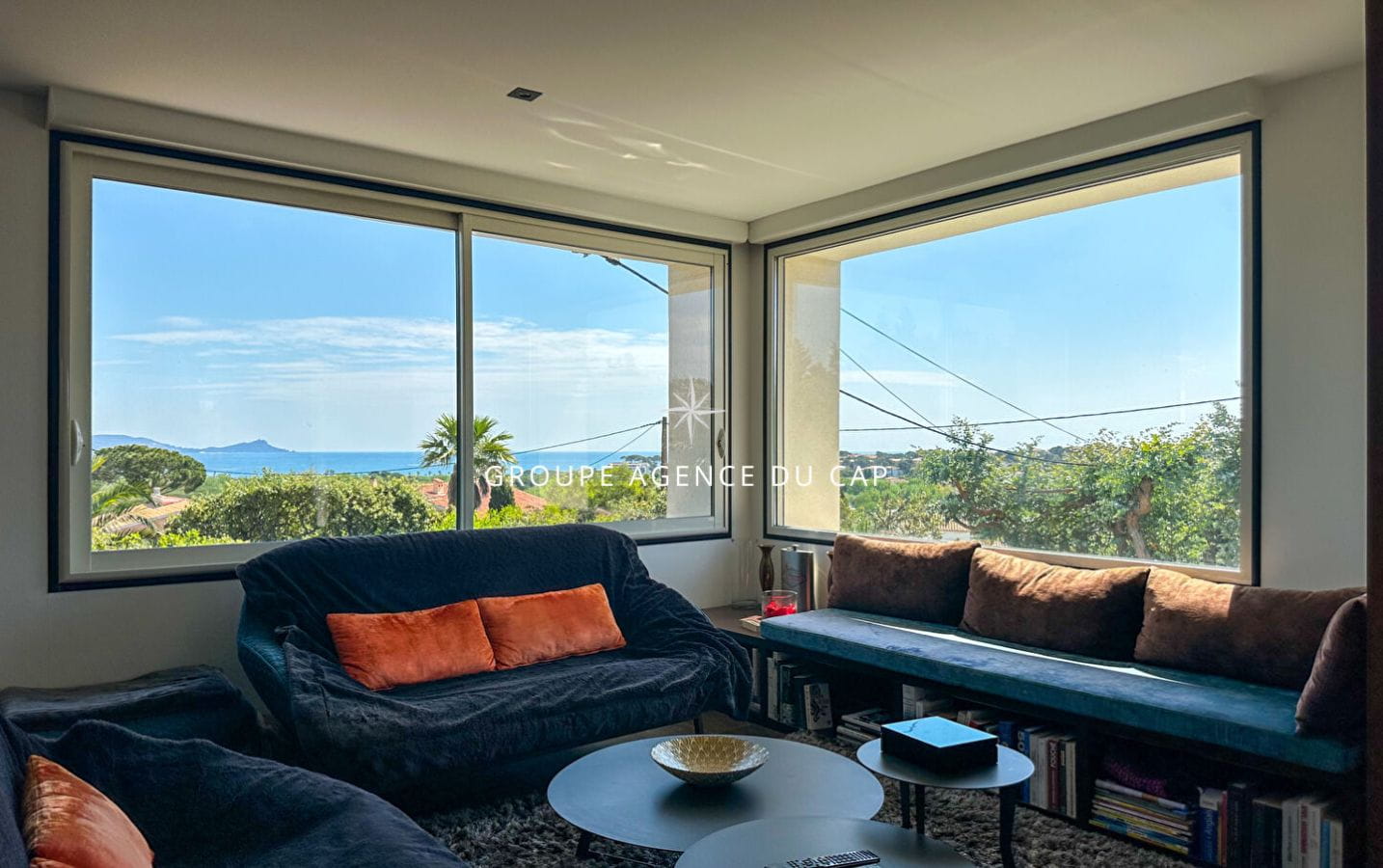 VILLA 185M² AVEC VUE MER PISCINE ET GARAGE, A SAINT AYGULF Image 4