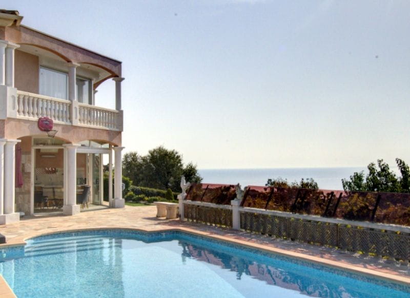 Villa avec 4 chambres piscine et garage, aux Issambres Image 2