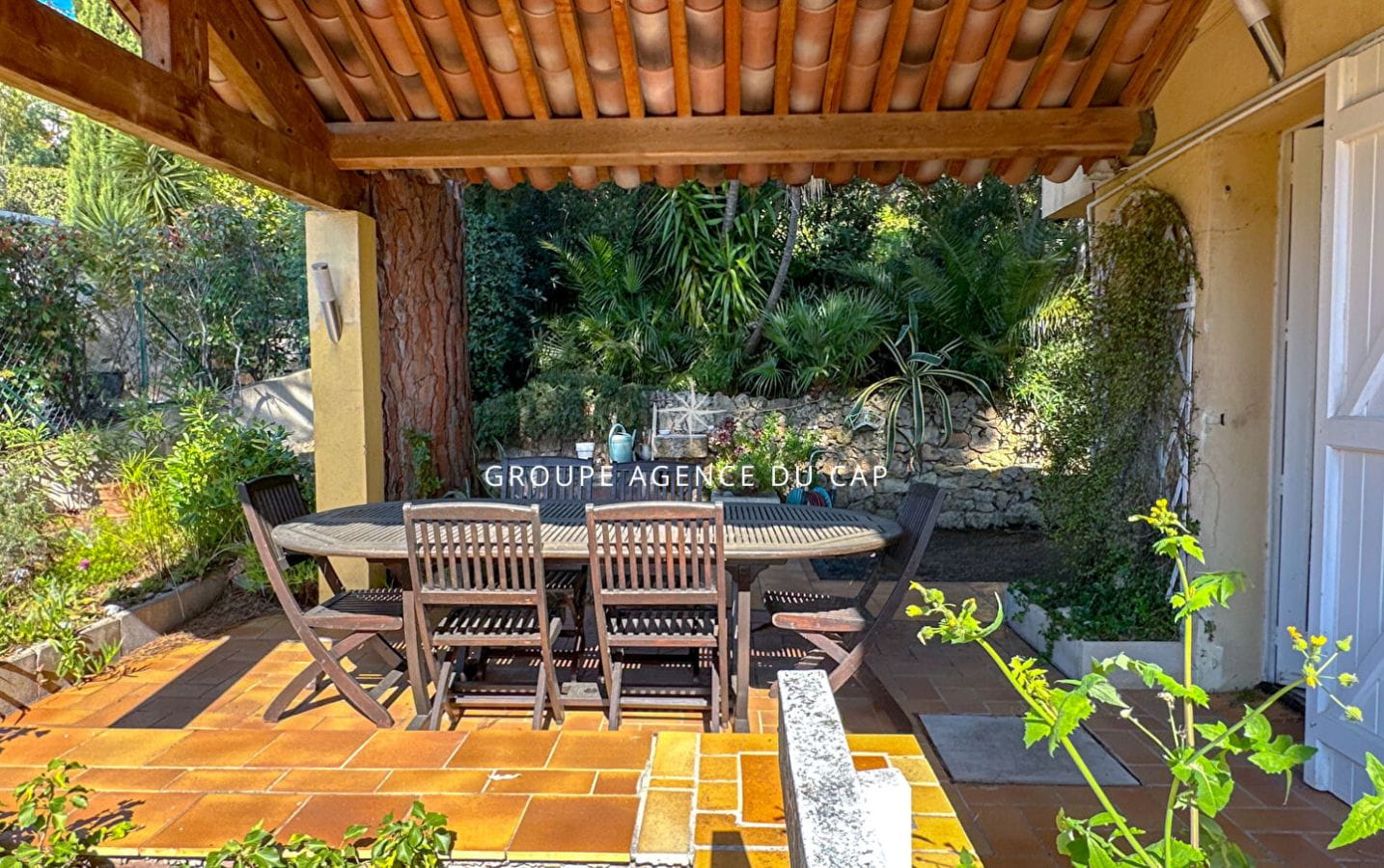 FOR SALE: 5-ROOM VILLA, 160sqm, POOL AND SEA VIEW, IN LES ISSAMBRES Image 14