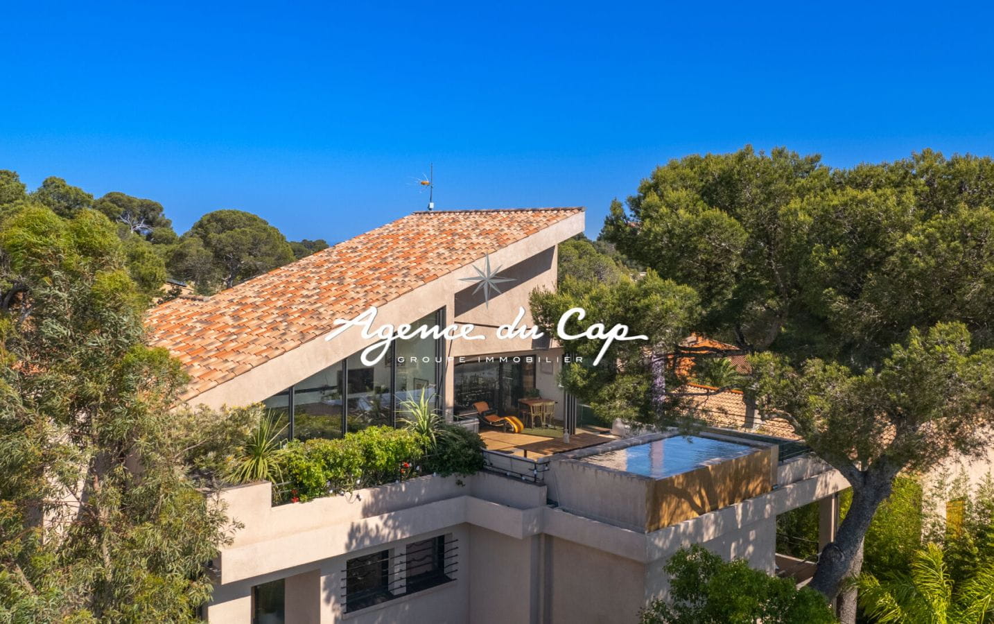 SAINT RAPHAEL SANTA LUCIA VILLA CONTEMPORAINE 8 PIECES VUE MER Image 1