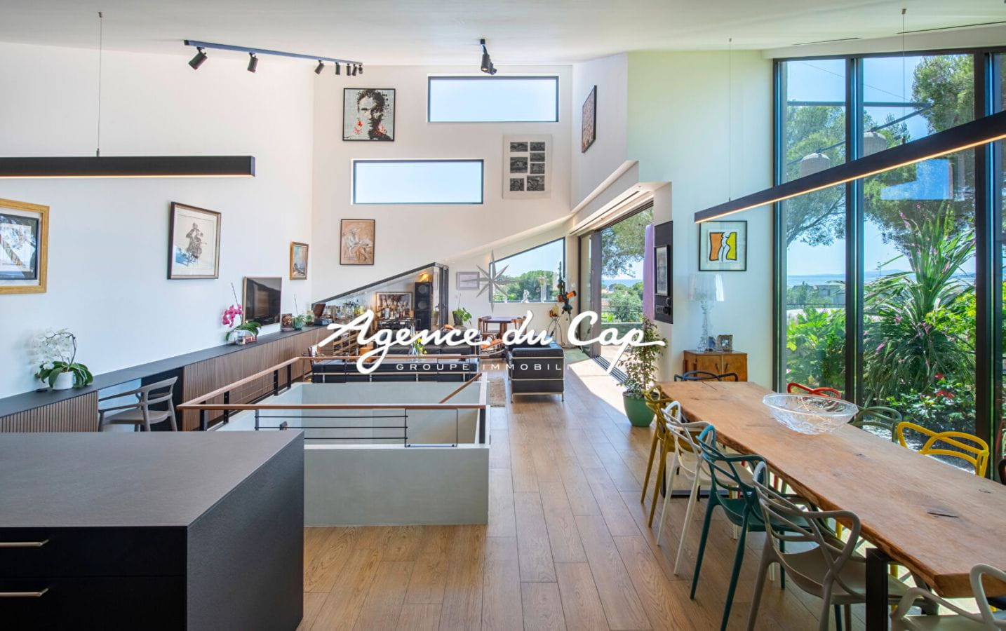 SAINT RAPHAEL SANTA LUCIA VILLA CONTEMPORAINE 8 PIECES VUE MER Image 2