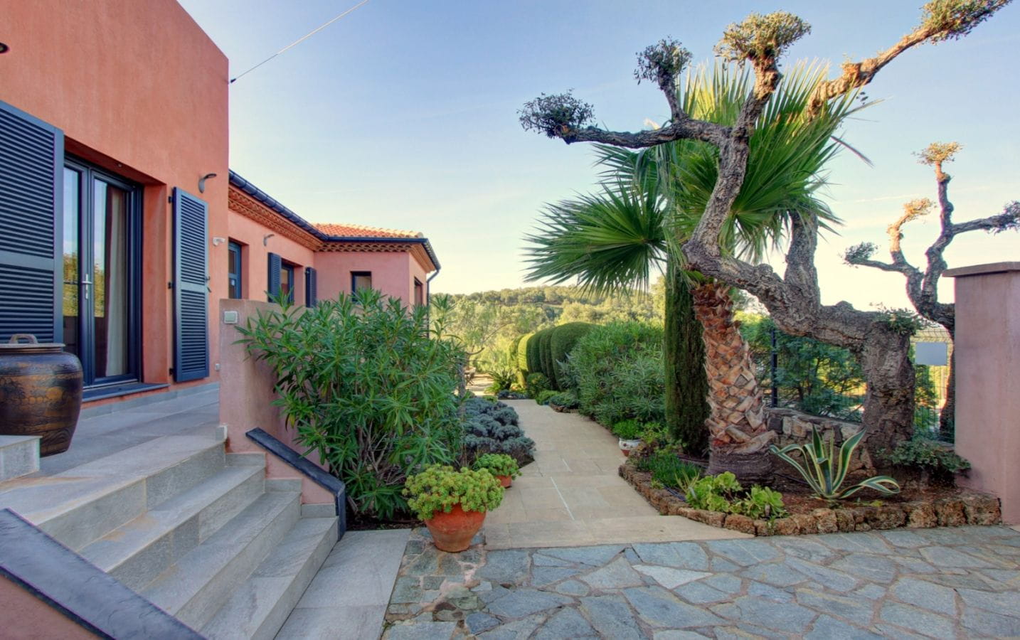 165M2 VILLA WITH DOUBLE SEA VIEW OF SAINT-TROPEZ AND SAINT-RAPHAEL, IN LES ISSAMBRES Image 1