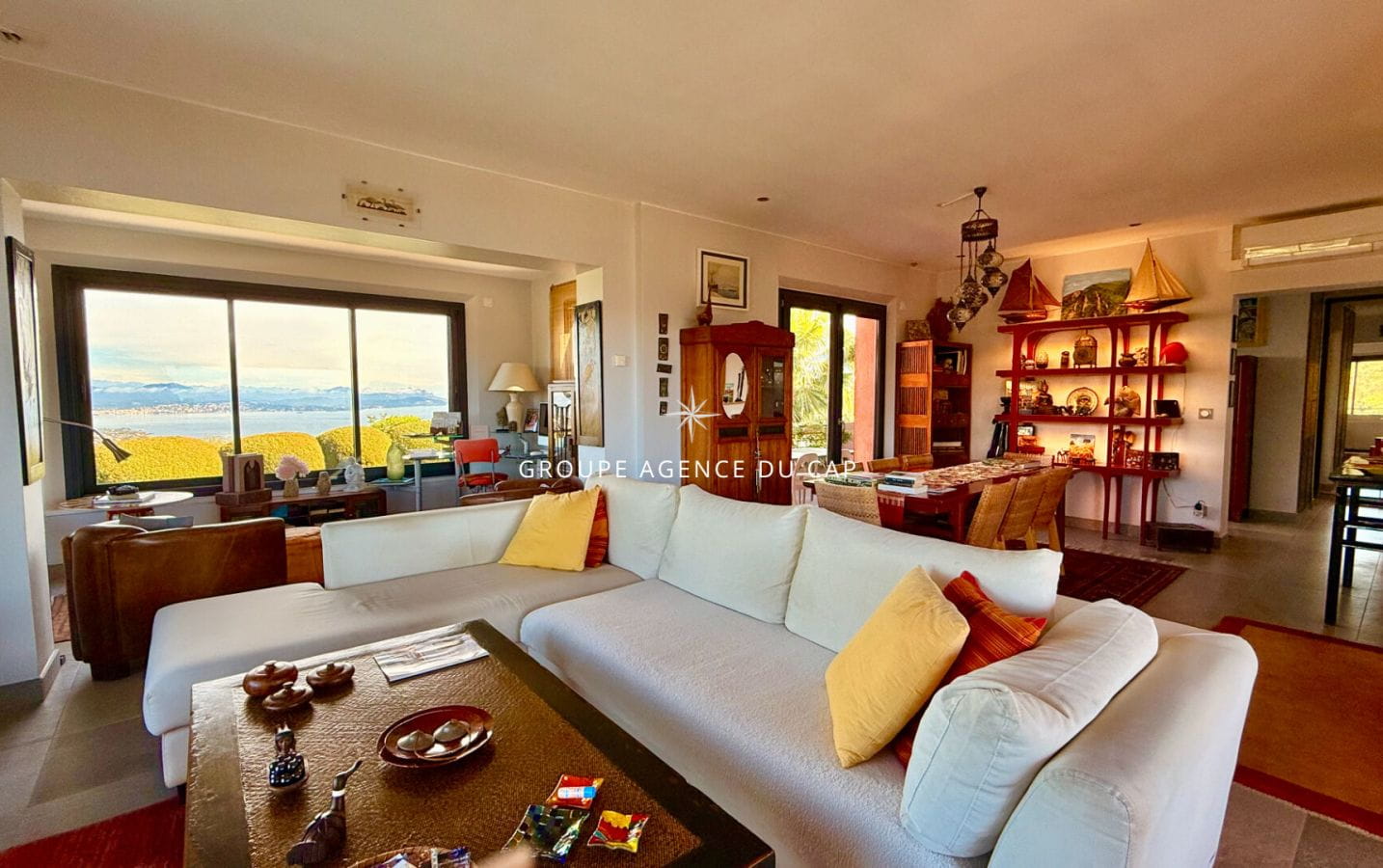 VILLA  AVEC DOUBLE VUE MER SUR SAINT-TROPEZ ET SUR SAINT-RAPHAEL, AUX ISSAMBRES Image 11