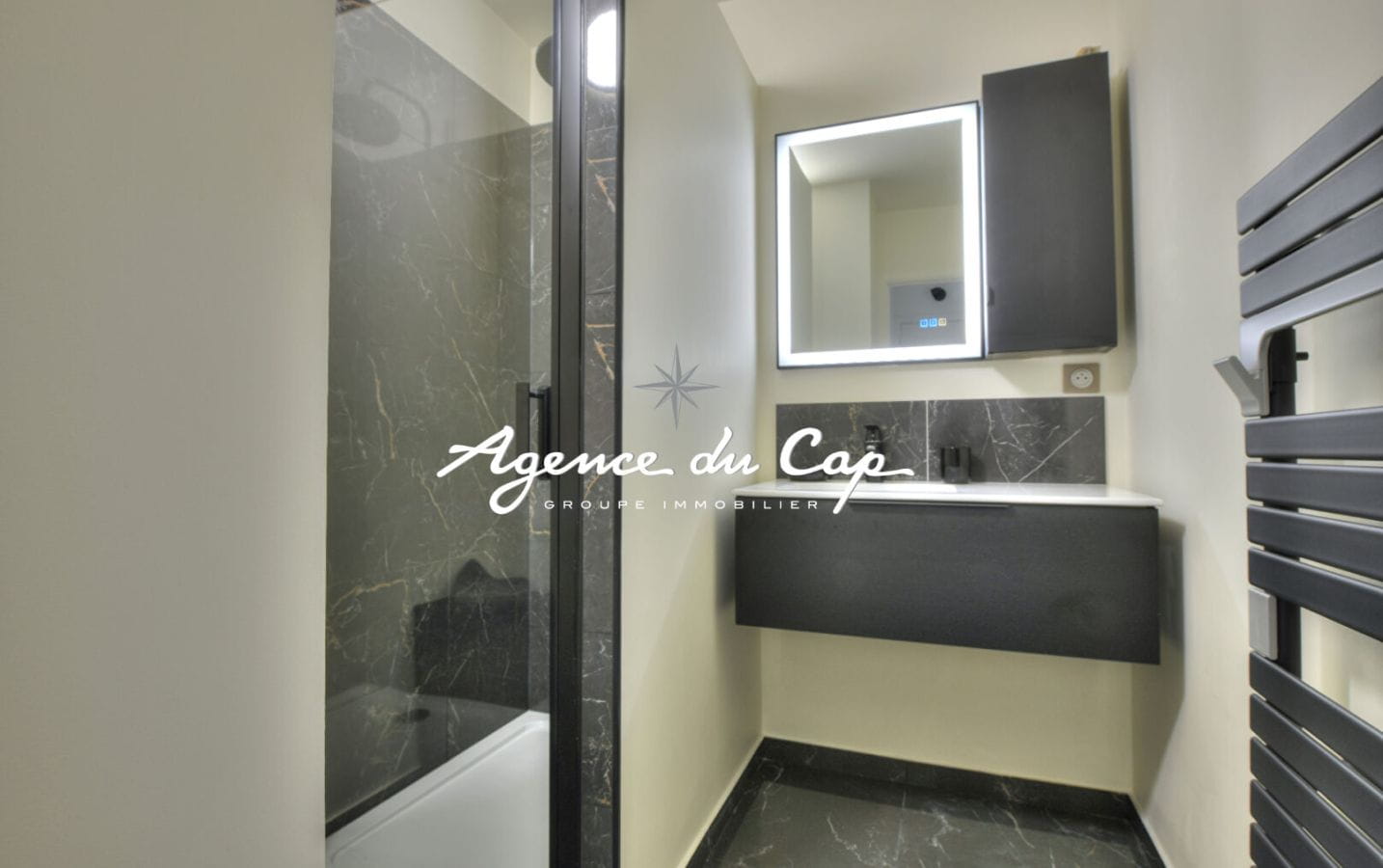 SOUS OFFRE APPARTEMENT SAINT RAPHAEL BOULOURIS DERNIER ETAGE VUE MER Image 10