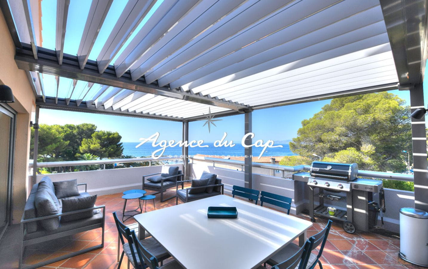 SOUS OFFRE APPARTEMENT SAINT RAPHAEL BOULOURIS DERNIER ETAGE VUE MER Image 0