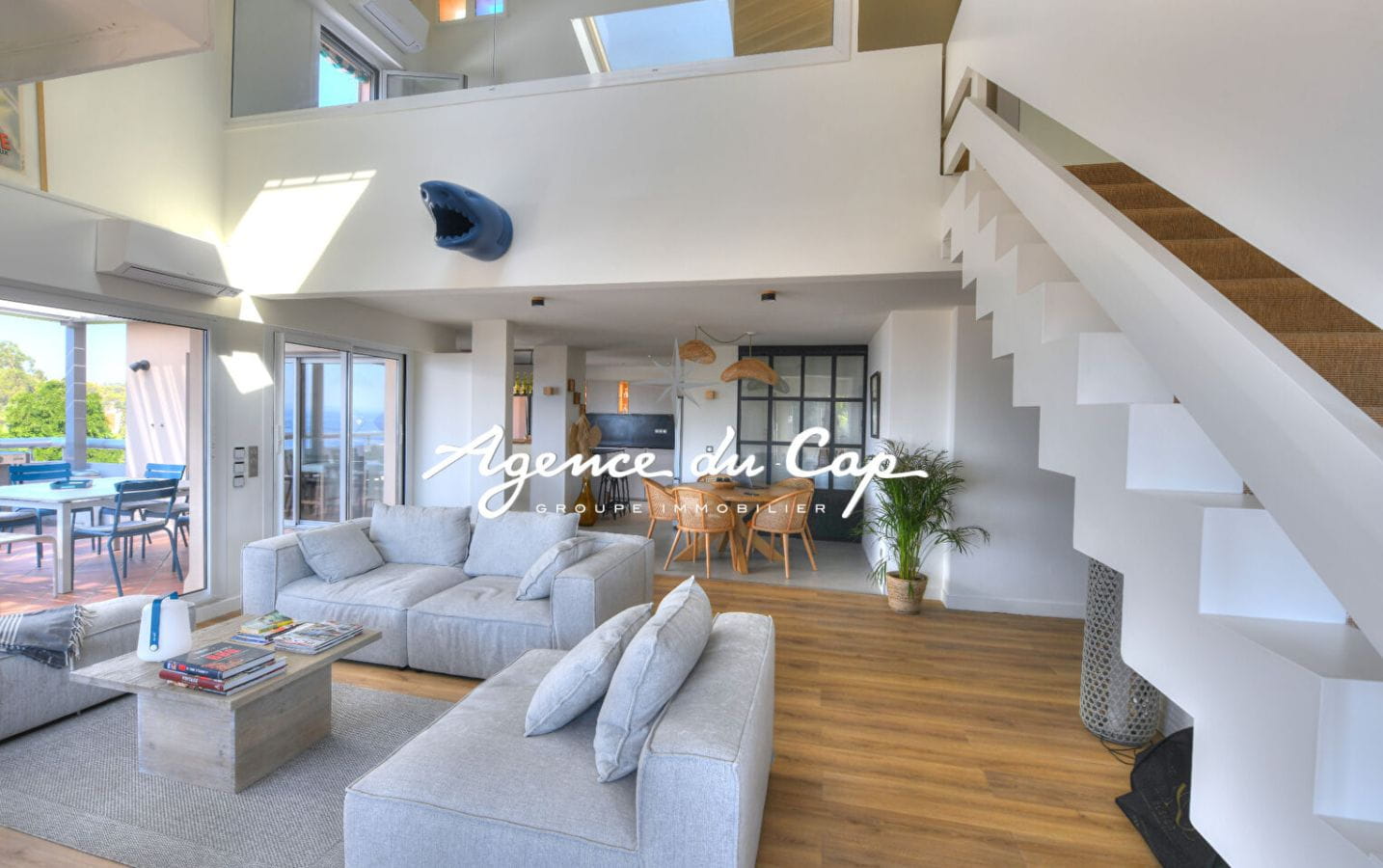 SOUS OFFRE APPARTEMENT SAINT RAPHAEL BOULOURIS DERNIER ETAGE VUE MER Image 2