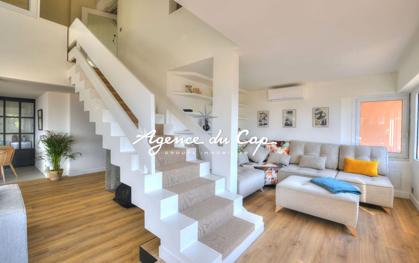 SOUS OFFRE APPARTEMENT SAINT RAPHAEL BOULOURIS DERNIER ETAGE VUE MER Image 3