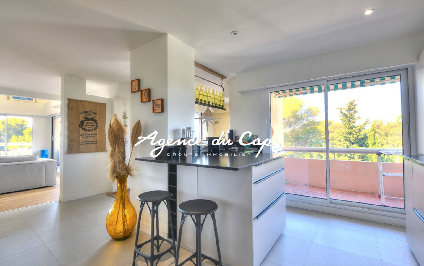 SOUS OFFRE APPARTEMENT SAINT RAPHAEL BOULOURIS DERNIER ETAGE VUE MER Image 4