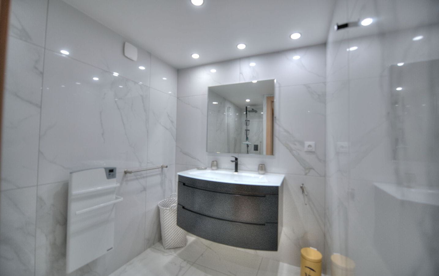 8 ROOM SEA VIEW VILLA 4 SUITES HEATED POOL GARAGE AND 2 ROOM INDEPENDENT APARTMENT IN SAINT RAPHAEL BOULOURIS Image 17