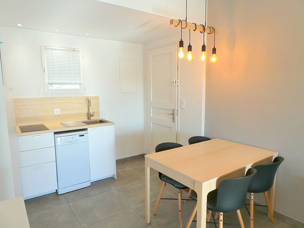 APPARTEMENT 3 PIECES VUE MER PISCINE, AUX ISSAMBRES Image 3