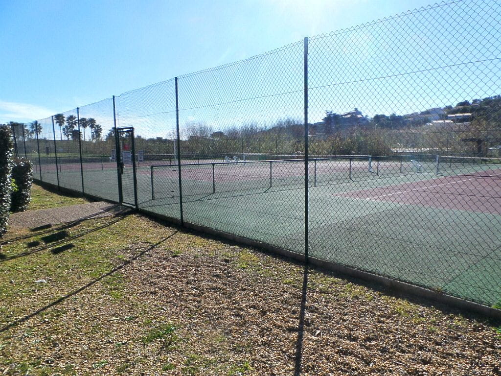 APPARTEMENT 3 PIECES VUE MER PISCINE, AUX ISSAMBRES Image 9