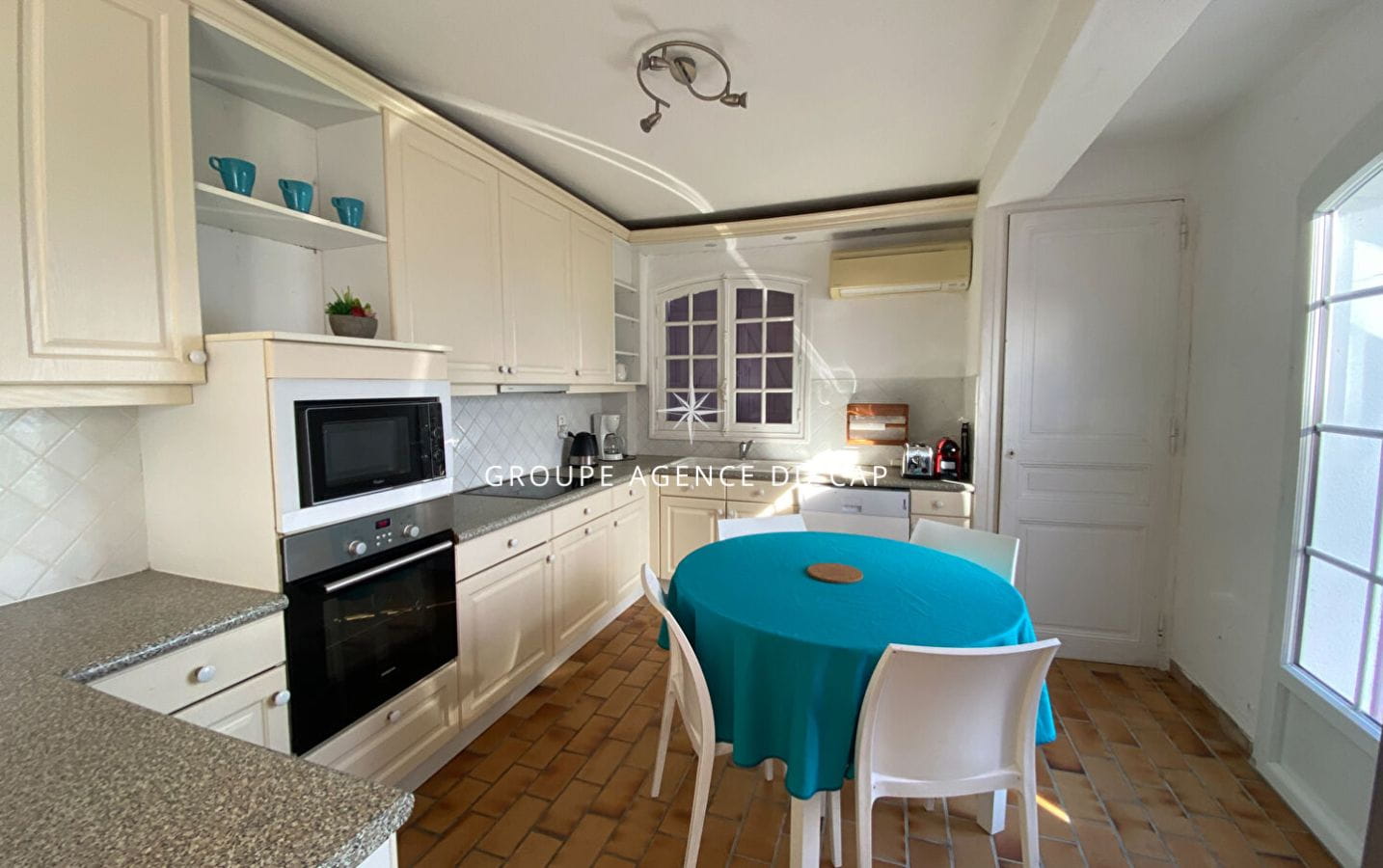 7 ROOM VILLA WITH PANORAMIC SEA VIEW ON THE GULF OF SAINT TROPEZ, WITH SWIMMING POOL AND GARAGE, Image 9