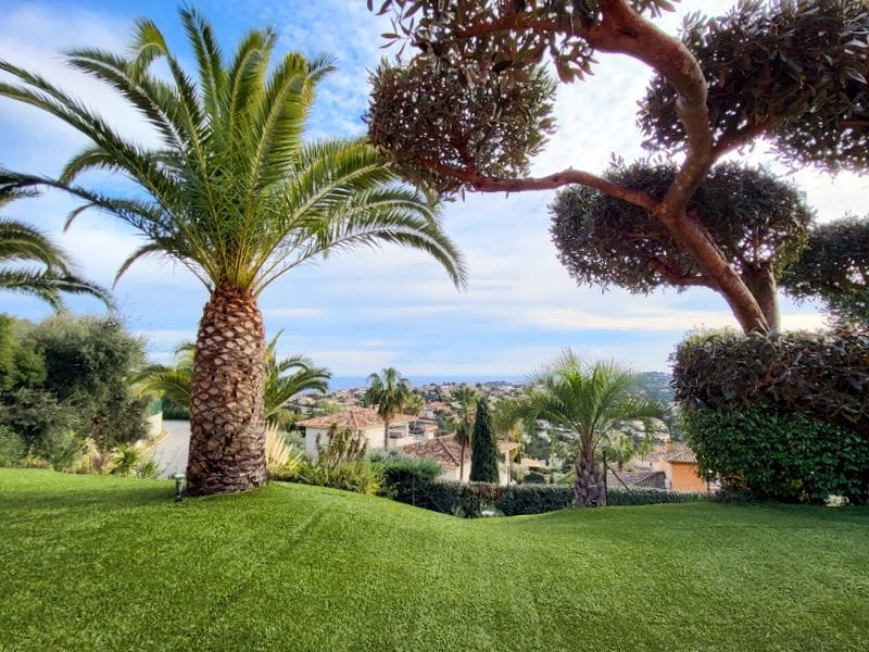 Villa de 250m2 avec vue mer, à Sainte-Maxime Image 3