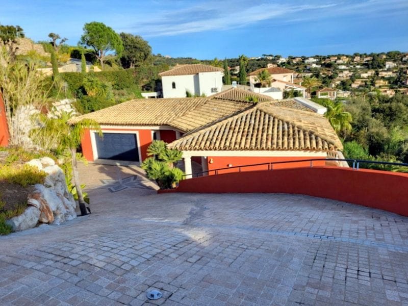 Villa de 250m2 avec vue mer, à Sainte-Maxime Image 4