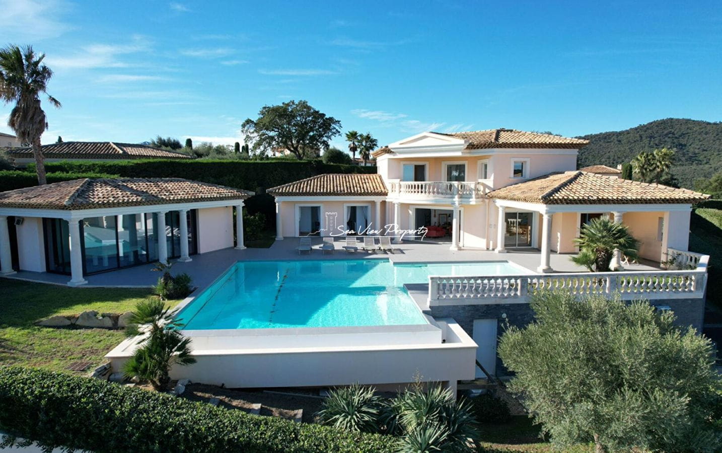 Sainte-maxime, 7-room Villa With Sea View Image 0
