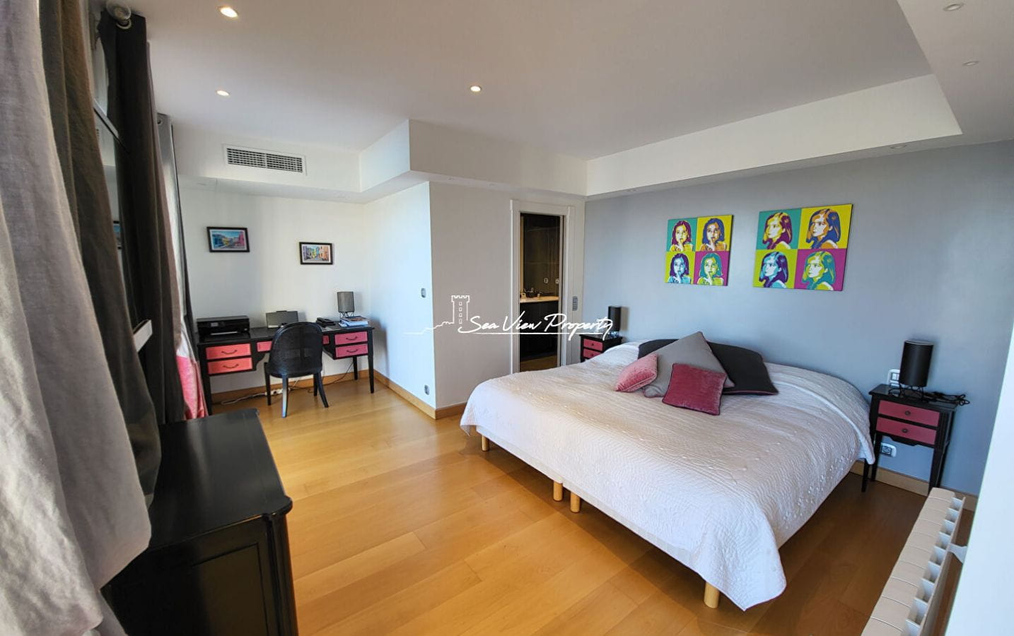 Sainte-maxime, 7-room Villa With Sea View Image 2