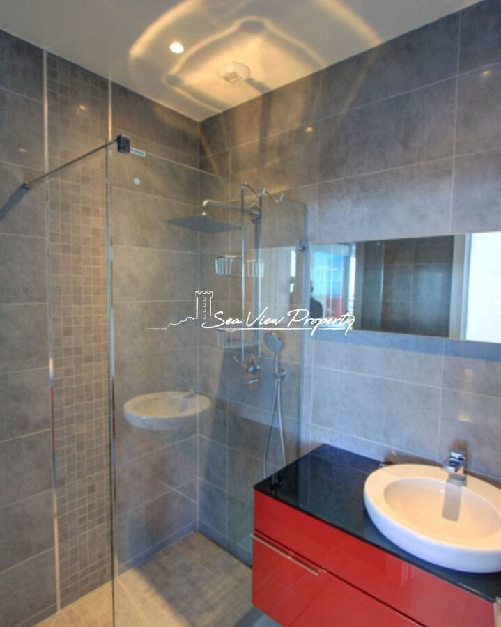 Sainte-maxime, 7-room Villa With Sea View Image 3