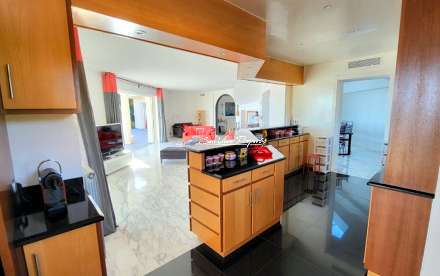 Sainte-maxime, 7-room Villa With Sea View Image 4