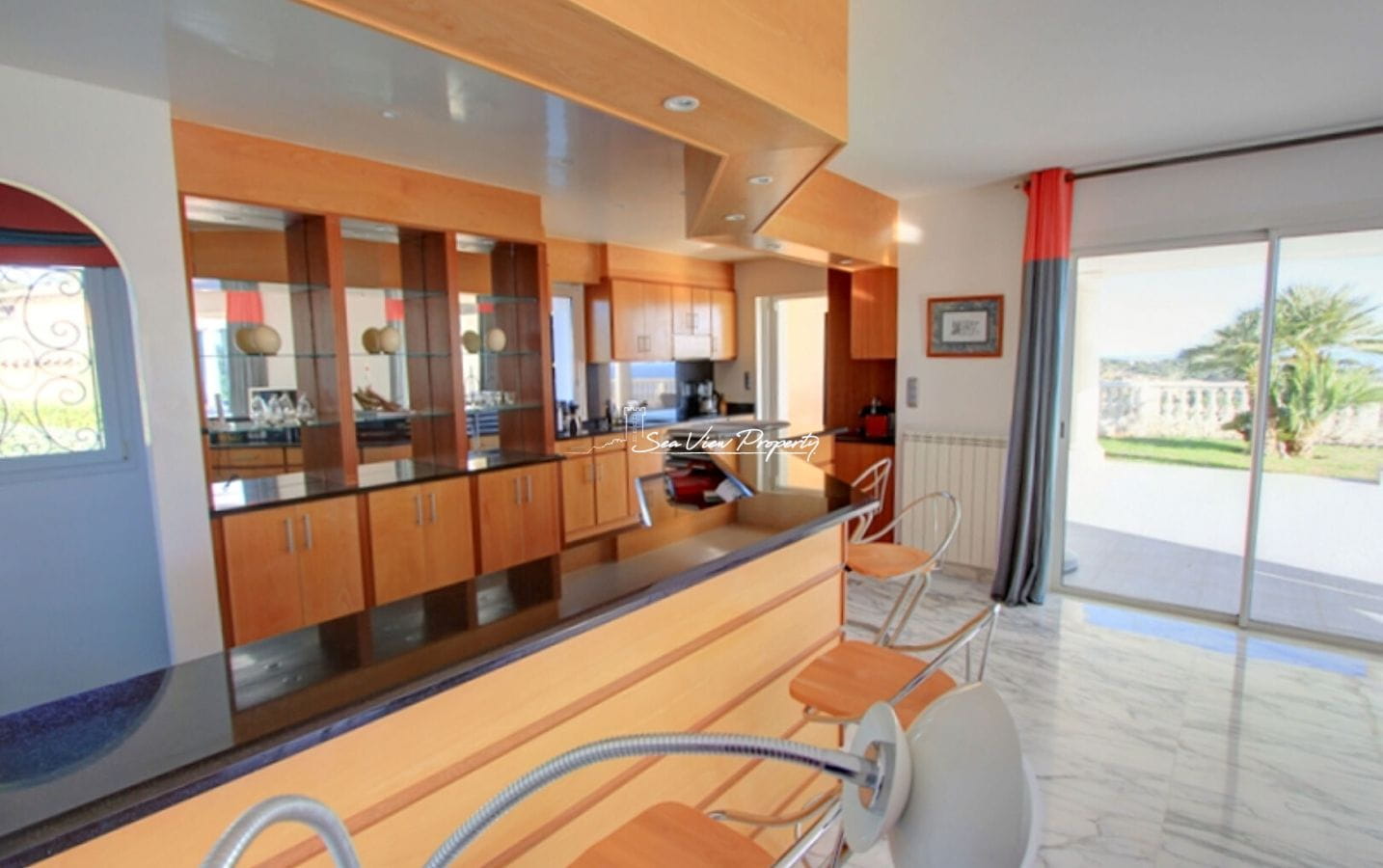 Sainte-maxime, 7-room Villa With Sea View Image 5