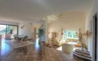 Villa provençale de 310m2 avec 5 chambres piscine et garage, à Saint-Aygulf Min 10