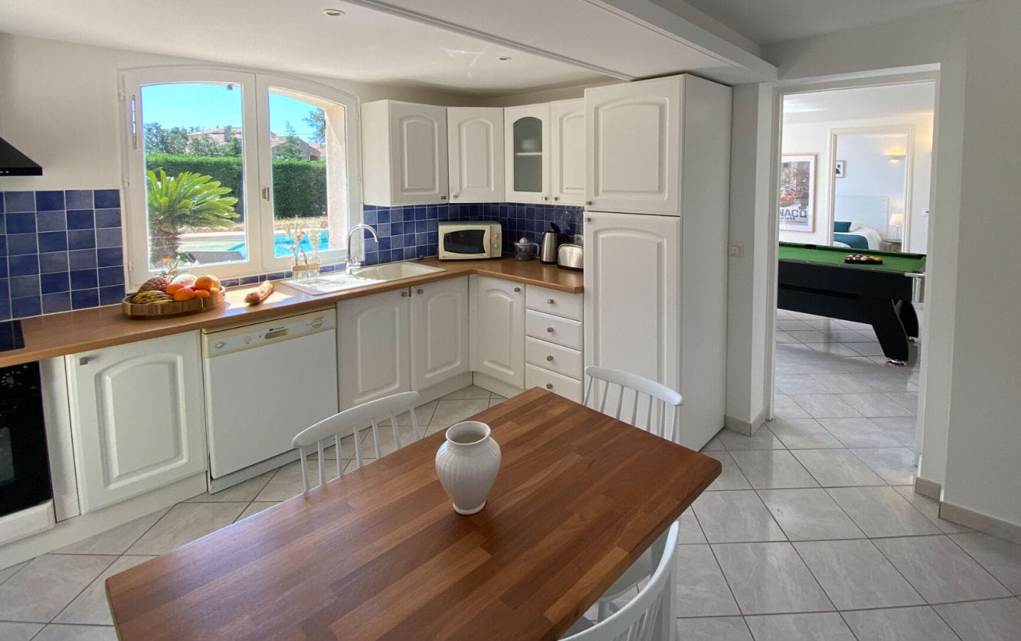 Villa provençale de 310m2 avec 5 chambres piscine et garage, à Saint-Aygulf Image 13