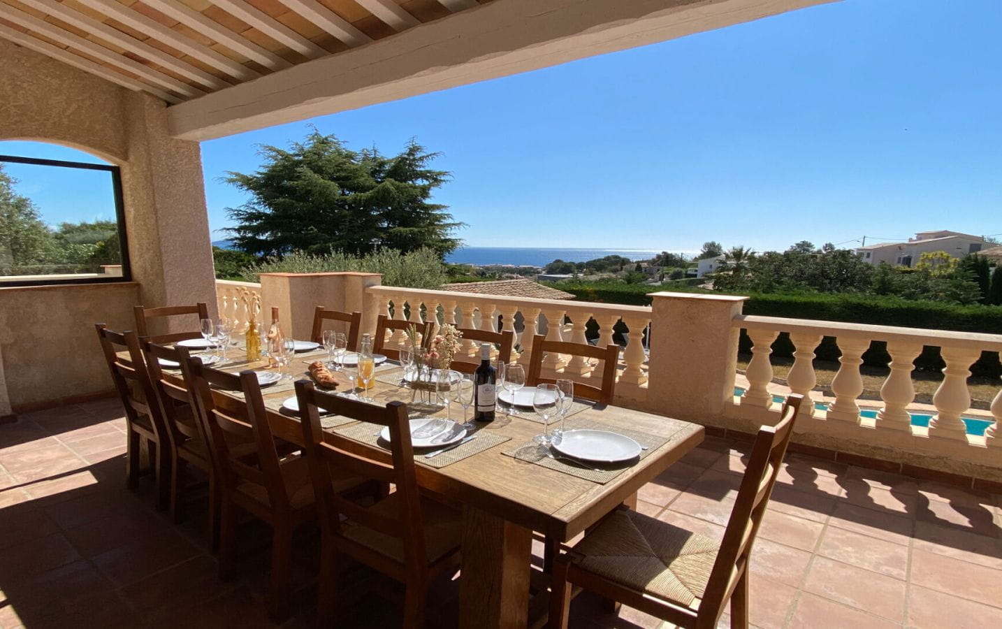 Villa provençale de 310m2 avec 5 chambres piscine et garage, à Saint-Aygulf Image 8