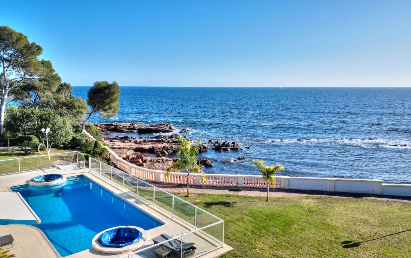 Saint Raphael – Exclusivite Villa Pied Dans L’eau Image 1