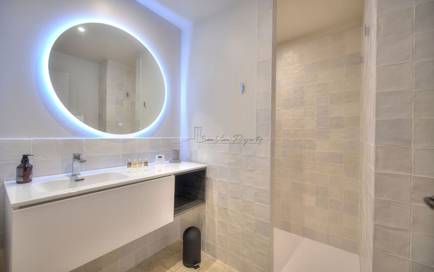 Exclusivité ! AGAY VILLA VUE MER Image 11