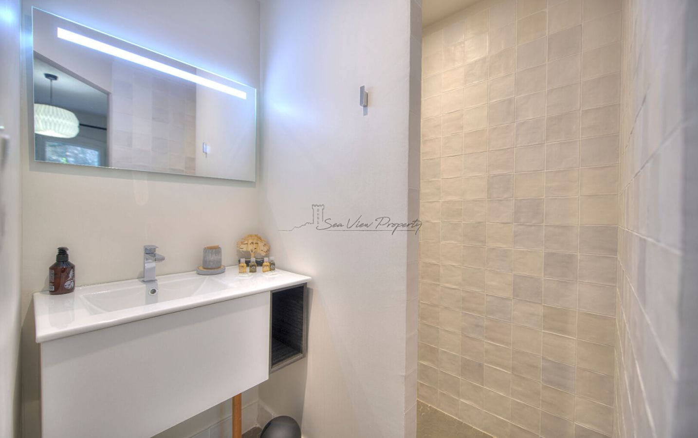 Exclusivité ! AGAY VILLA VUE MER Image 13