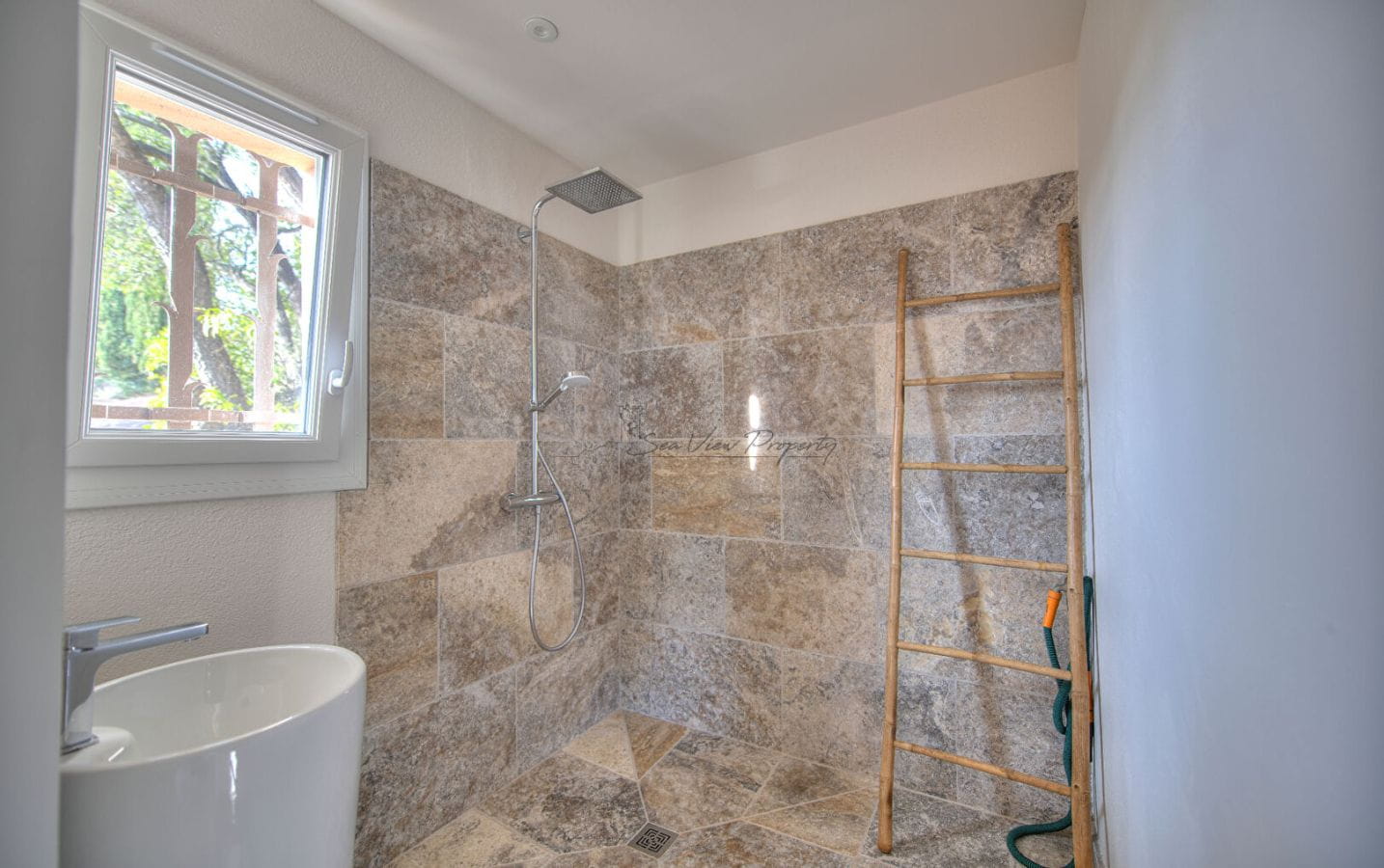 Exclusivité ! AGAY VILLA VUE MER Image 17