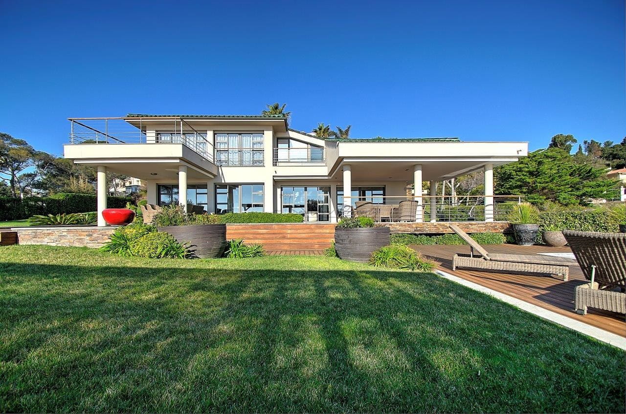 Saint Raphael – Villa Pieds Dans L’eau 7 Pièce(s) – 350 M2 Image 1