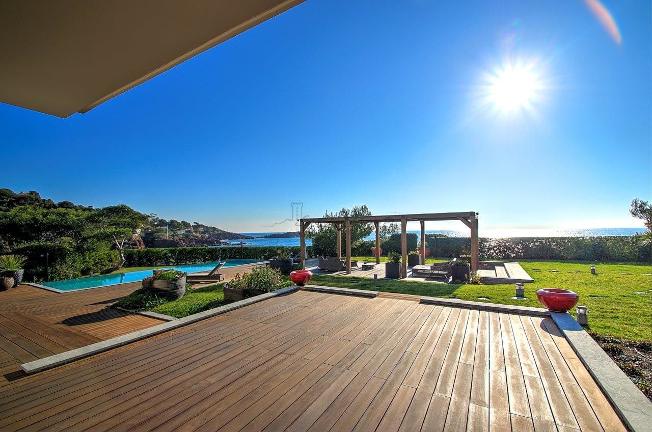 Saint Raphael – Villa Pieds Dans L’eau 7 Pièce(s) – 350 M2 Image 4