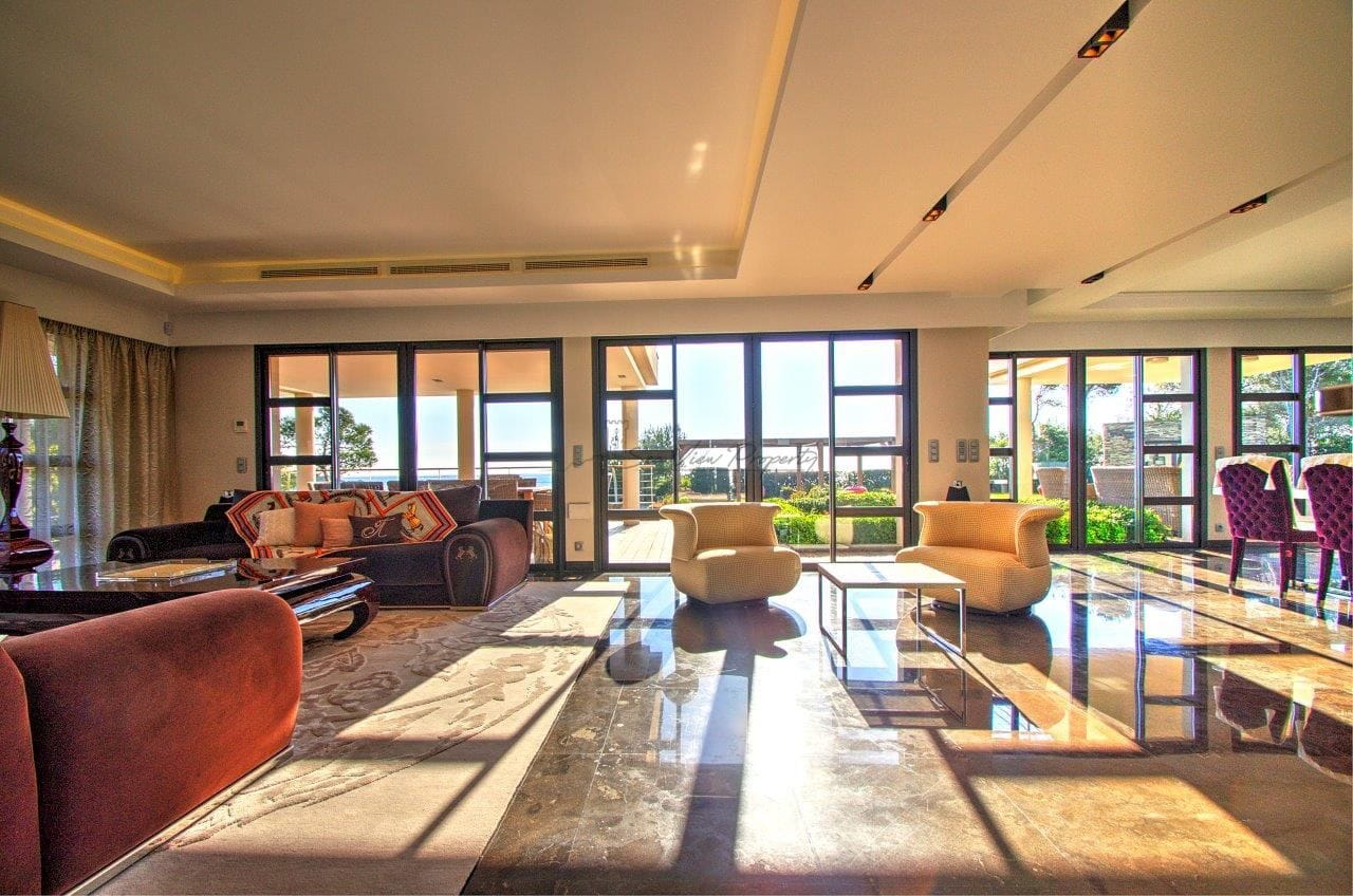 Saint Raphael – Villa Pieds Dans L’eau 7 Pièce(s) – 350 M2 Image 7