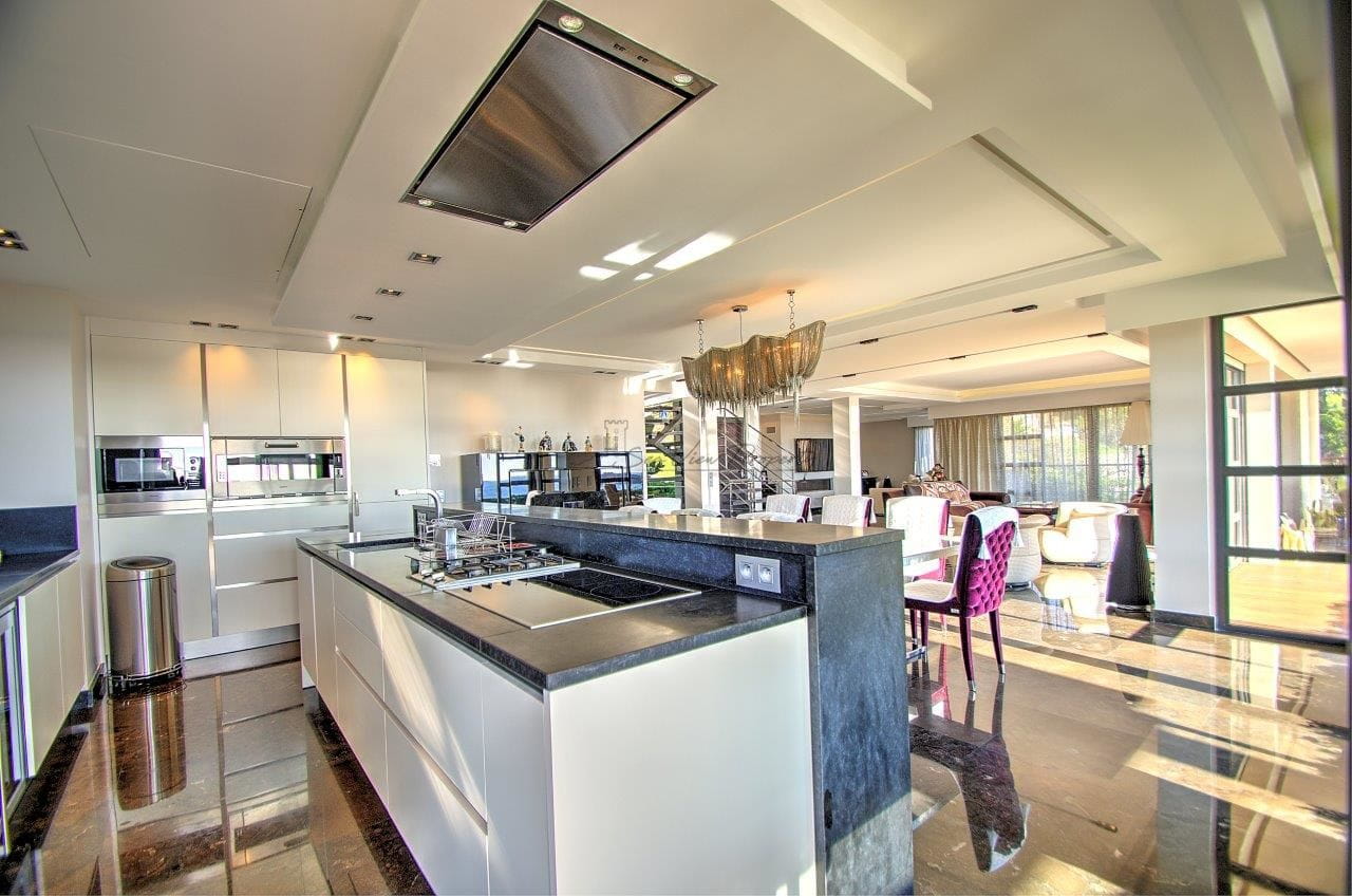 Saint Raphael – Villa Pieds Dans L’eau 7 Pièce(s) – 350 M2 Image 9