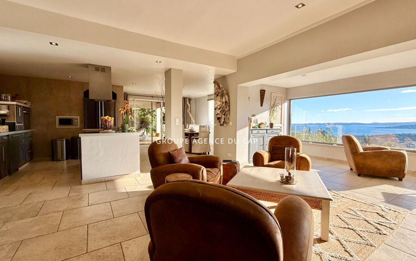 VUE MER SUR LE GOLFE DE SAINT TROPEZ VILLA DE CHARME AVEC PISCINE, AUX ISSAMBRES Image 5