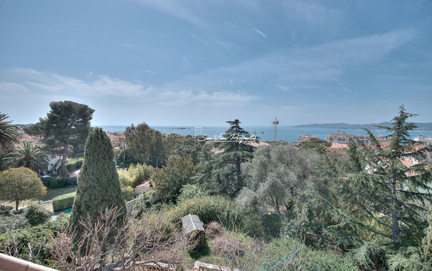 SAINT RAPHAEL / BELLE DEMEURE VUE MER A RÉNOVÉE /  CENTRE VILLE A PIED Image 2