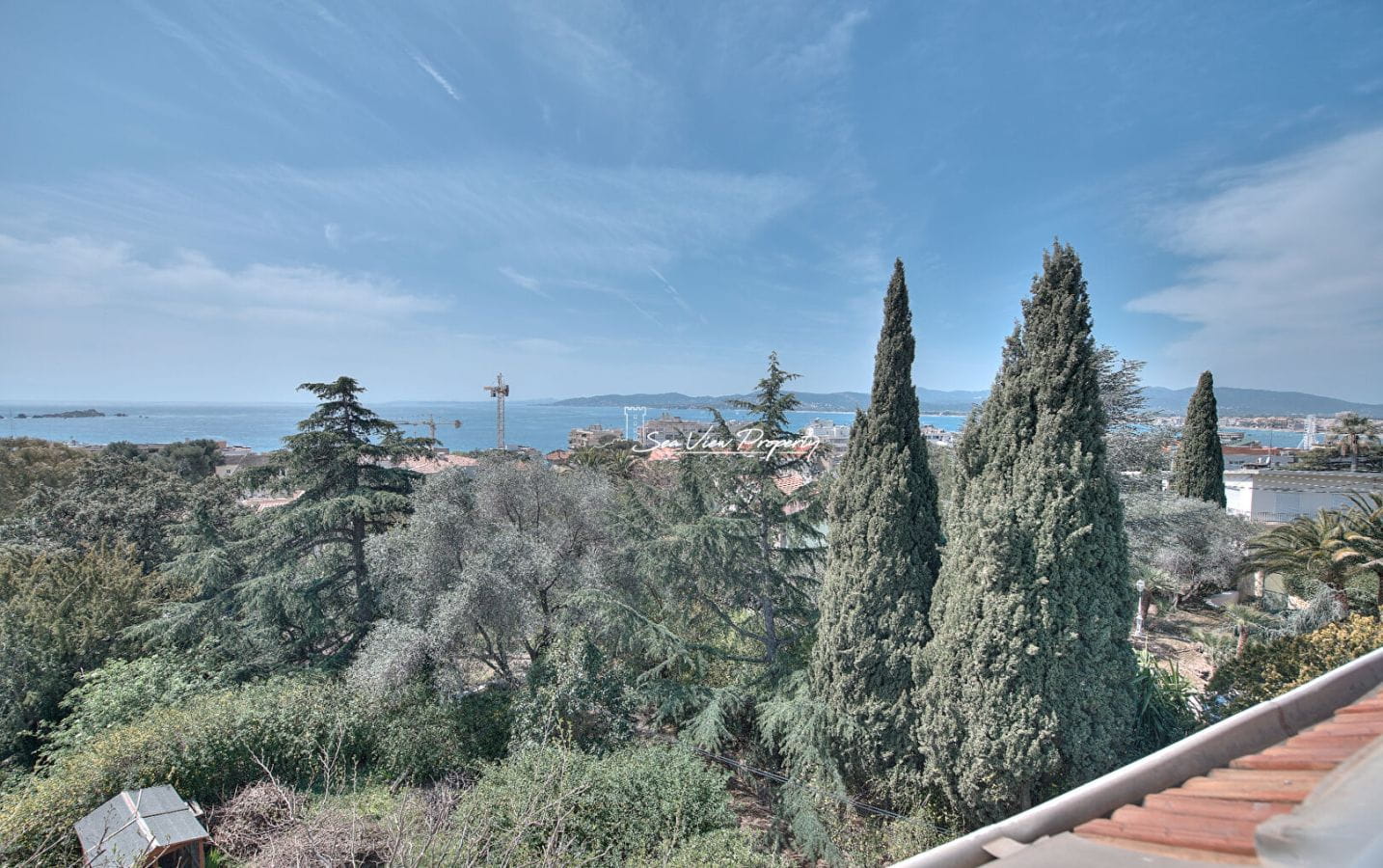 SAINT RAPHAEL / BELLE DEMEURE VUE MER A RÉNOVÉE /  CENTRE VILLE A PIED Image 3
