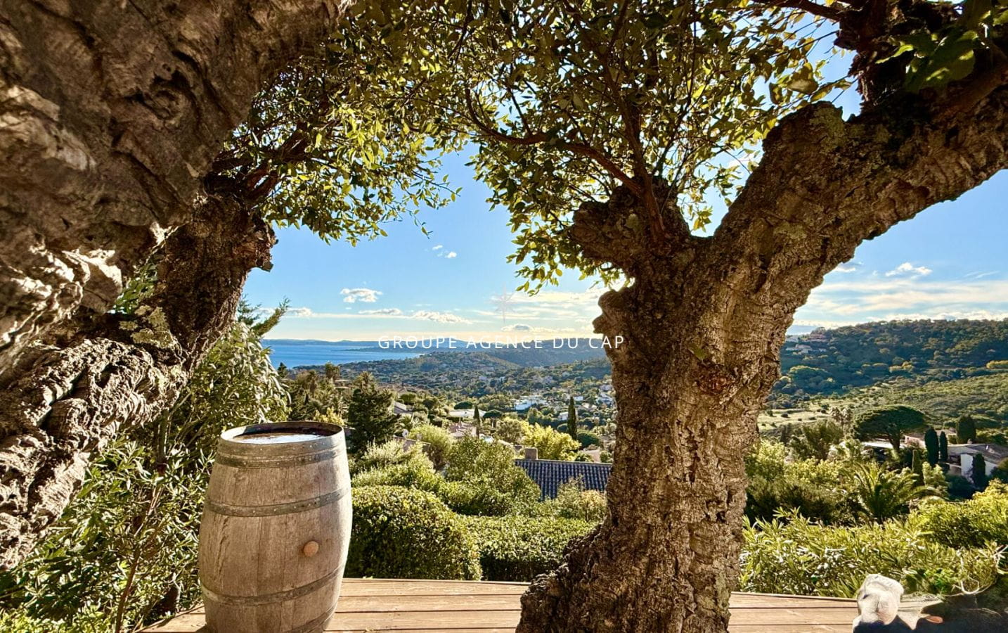 VUE MER SUR LE GOLFE DE SAINT TROPEZ VILLA DE CHARME AVEC PISCINE, AUX ISSAMBRES Image 14