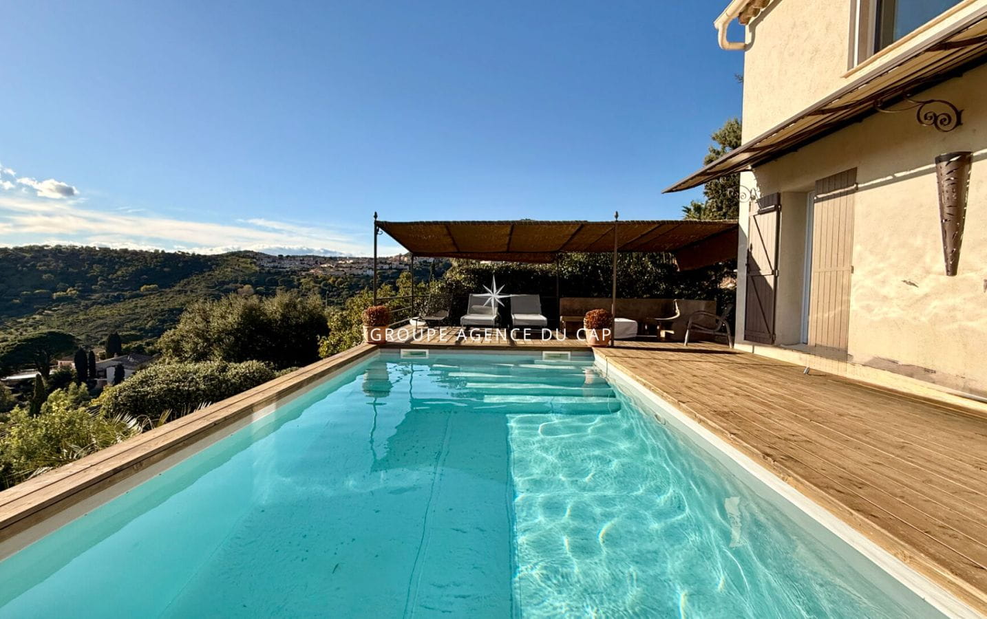 VUE MER SUR LE GOLFE DE SAINT TROPEZ VILLA DE CHARME AVEC PISCINE, AUX ISSAMBRES Image 15