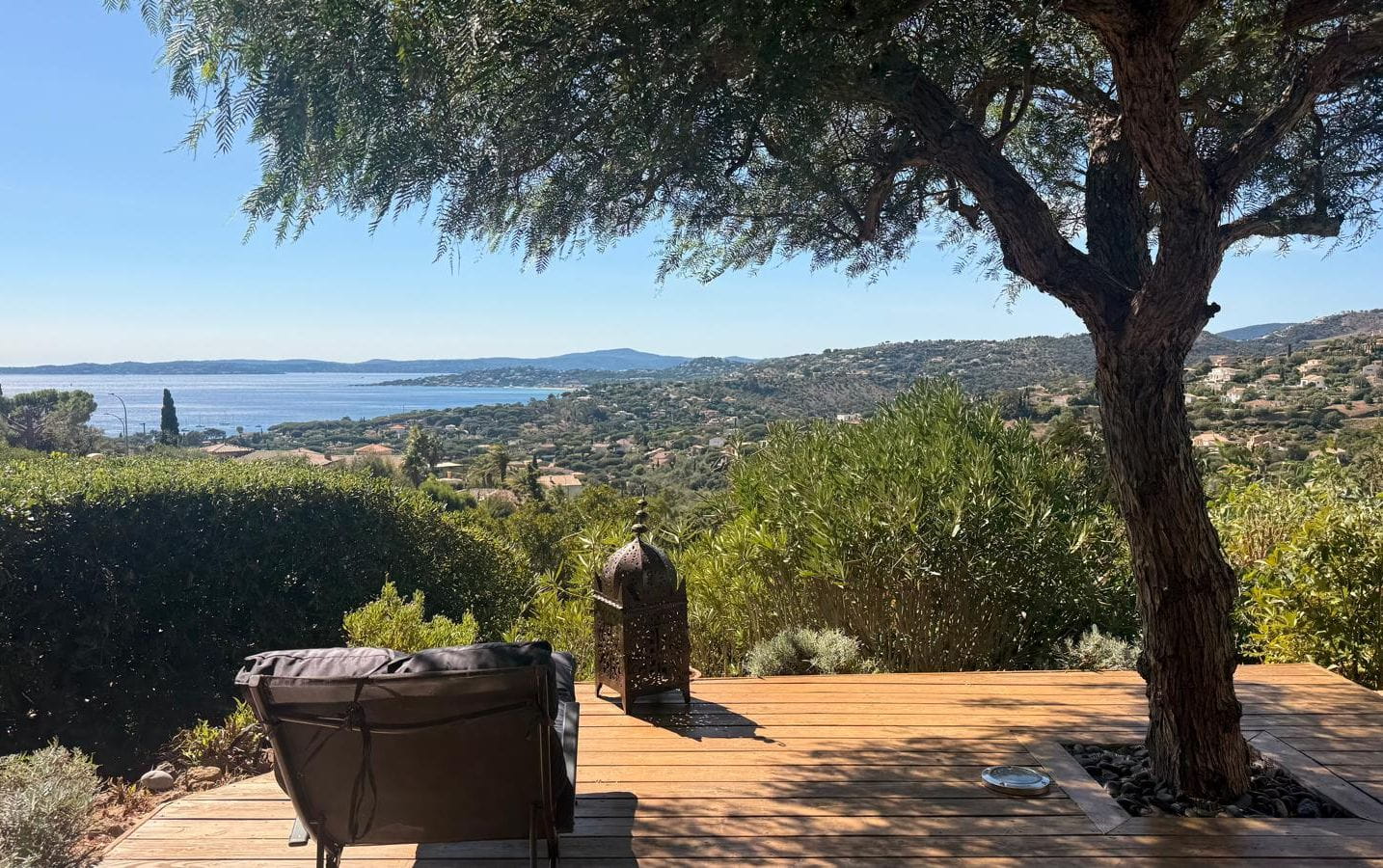 VUE MER SUR LE GOLFE DE SAINT TROPEZ VILLA DE CHARME AVEC PISCINE, AUX ISSAMBRES Image 2