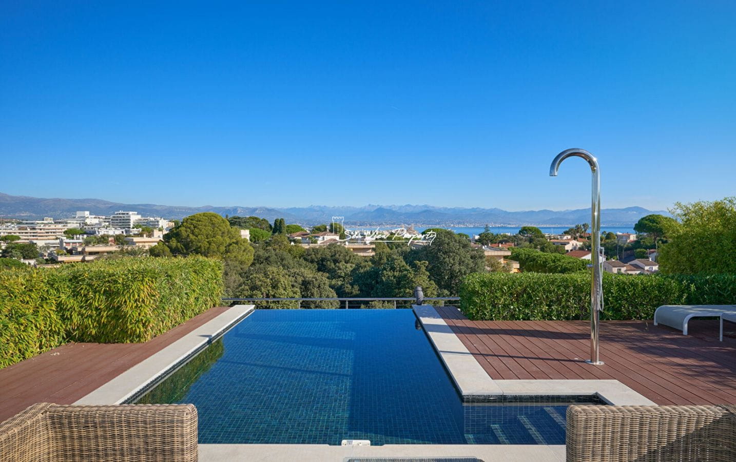 Antibes, Penthouse En Duplex 185m2 Vue Mer Image 0