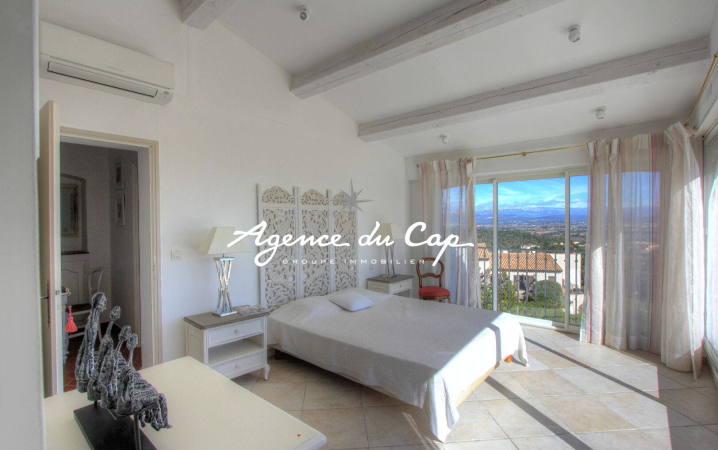 SAINT AYGULF  VILLA 7 PIECES 5 CHAMBRES PISCINE VUE MER Image 10