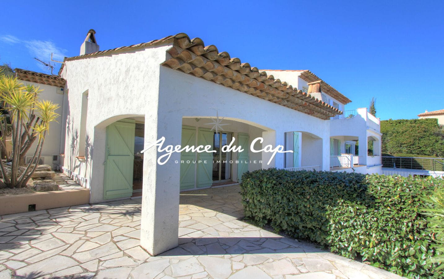 SAINT AYGULF  VILLA 7 PIECES 5 CHAMBRES PISCINE VUE MER Image 12