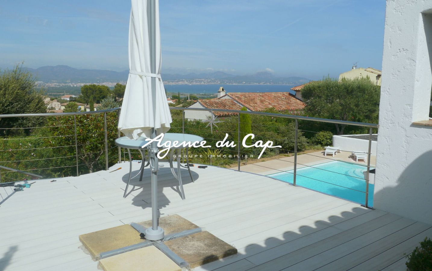 SAINT AYGULF  VILLA 7 PIECES 5 CHAMBRES PISCINE VUE MER Image 13