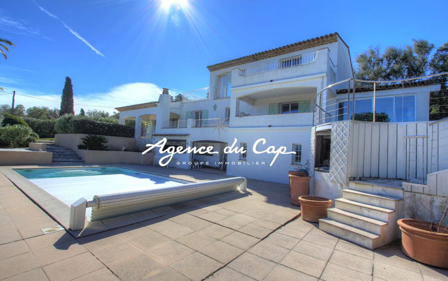 SAINT AYGULF  VILLA 7 PIECES 5 CHAMBRES PISCINE VUE MER Image 2