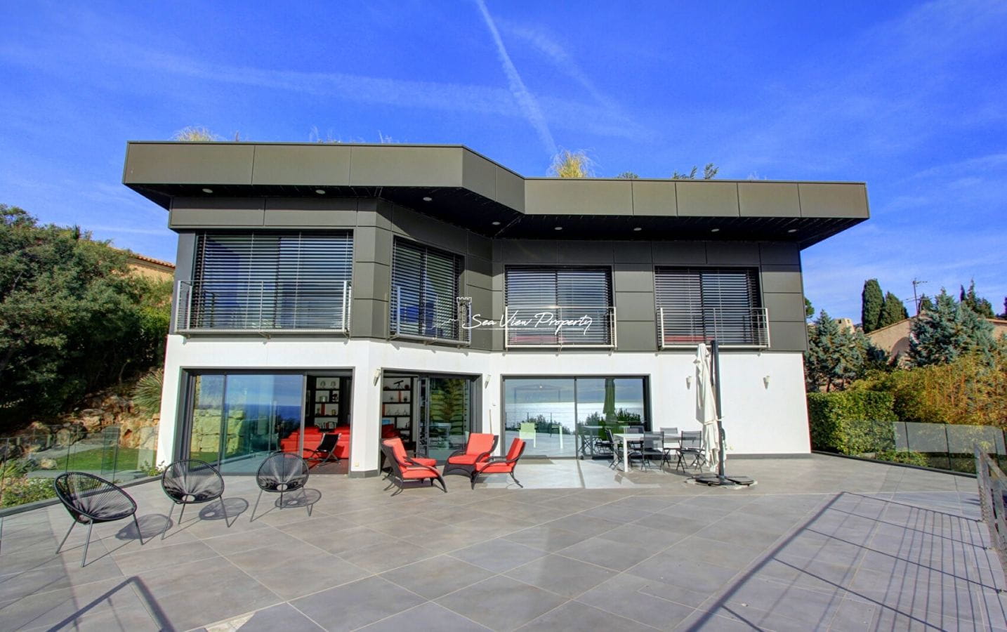 VILLA 380M² CONTEMPORAINE 8 PIECES AVEC VUE MER PANORAMIQUE, GARAGE DOUBLE, PISCINE MOBILE AUX ISSAMBRES Image 6