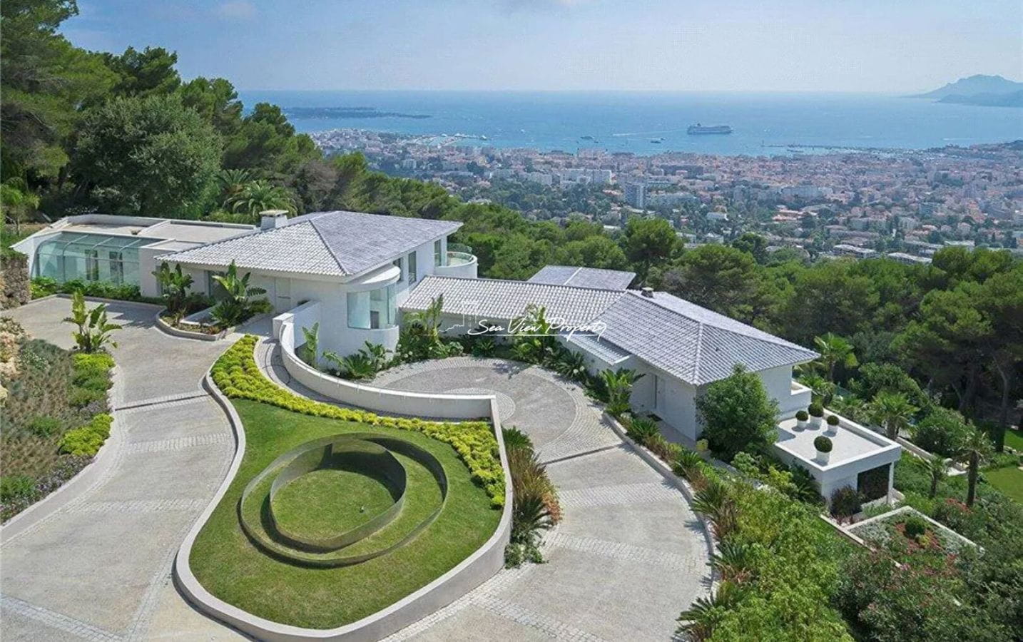 Demeure de prestige  SUPER CANNES- VUE MER PANORAMIQUE Image 1