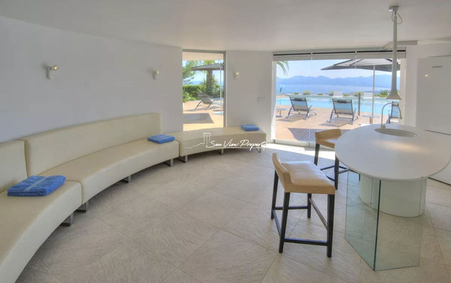 Demeure de prestige  SUPER CANNES- VUE MER PANORAMIQUE Image 7