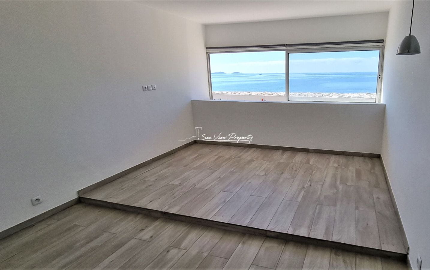 Appartement  En Duplex 4 Pièce(s) 85 M2, Pieds Dans  L’eau Image 5